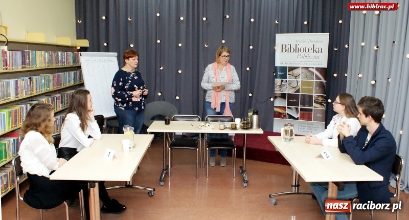 Zdjęcie w galerii na portalu naszraciborz.pl: Konkurs Co Ty wiesz o Raciborzu w raciborskiej bibliotece wiadomości z regionu