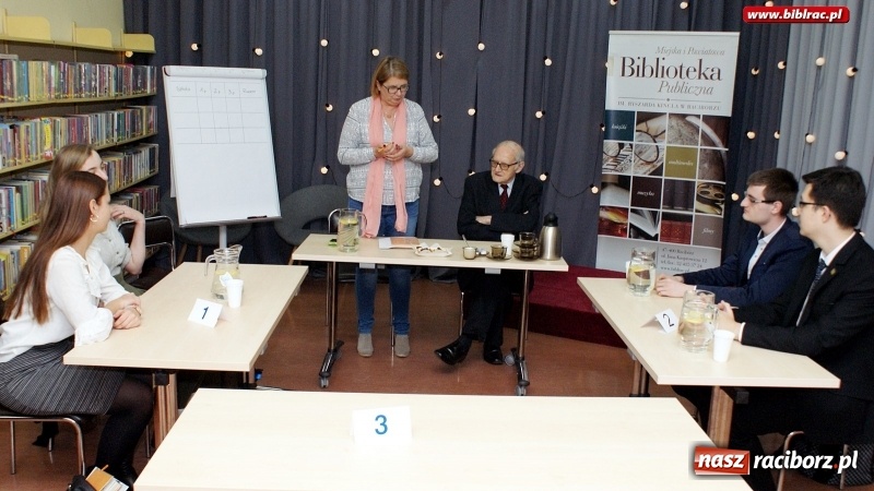 Zdjęcie w galerii na portalu naszraciborz.pl: Konkurs Co Ty wiesz o Raciborzu w raciborskiej bibliotece wiadomości z regionu