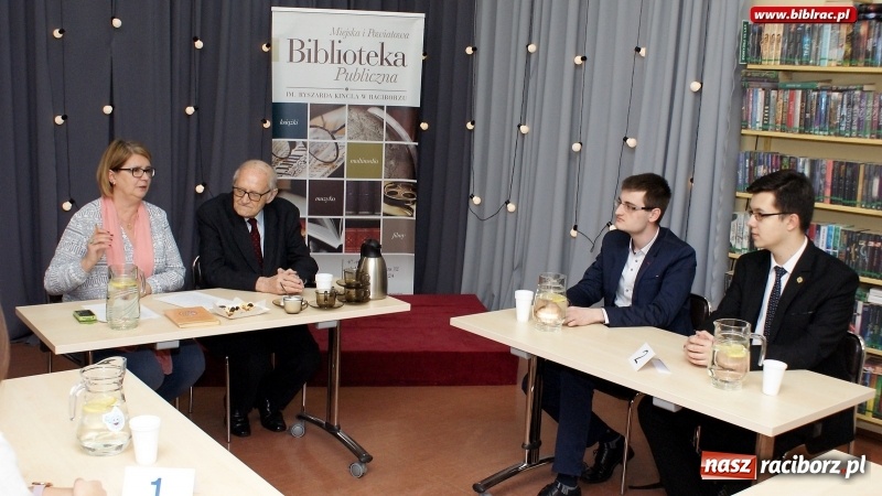 Zdjęcie w galerii na portalu naszraciborz.pl: Konkurs Co Ty wiesz o Raciborzu w raciborskiej bibliotece wiadomości z regionu
