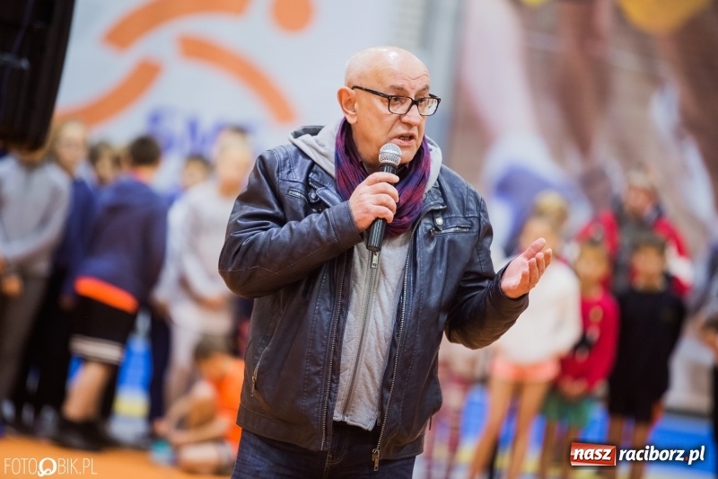 Zdjęcie w galerii na portalu naszraciborz.pl: Jesienne Halowe Mistrzostwa Raciborza w lekkiej atletyce. Zmaganiom przyglądała się Justyna Święty-Ersetic wiadomości z regionu