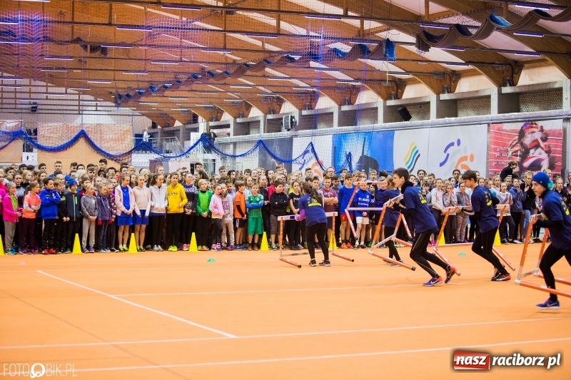 Zdjęcie w galerii na portalu naszraciborz.pl: Jesienne Halowe Mistrzostwa Raciborza w lekkiej atletyce. Zmaganiom przyglądała się Justyna Święty-Ersetic wiadomości z regionu