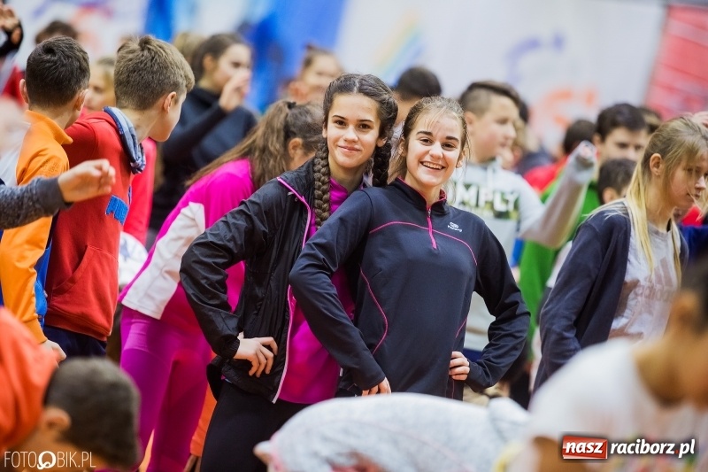 Zdjęcie w galerii na portalu naszraciborz.pl: Jesienne Halowe Mistrzostwa Raciborza w lekkiej atletyce. Zmaganiom przyglądała się Justyna Święty-Ersetic wiadomości z regionu