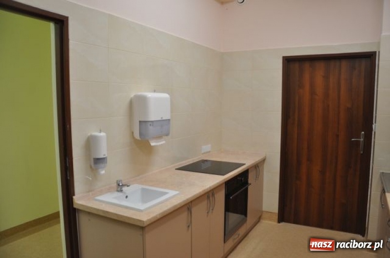 Zdjęcie w galerii na portalu naszraciborz.pl: Uroczyste otwarcie Zakładu Pielęgnacyjno-Opiekuńczego w Kuźni Raciborskiej wiadomości z regionu