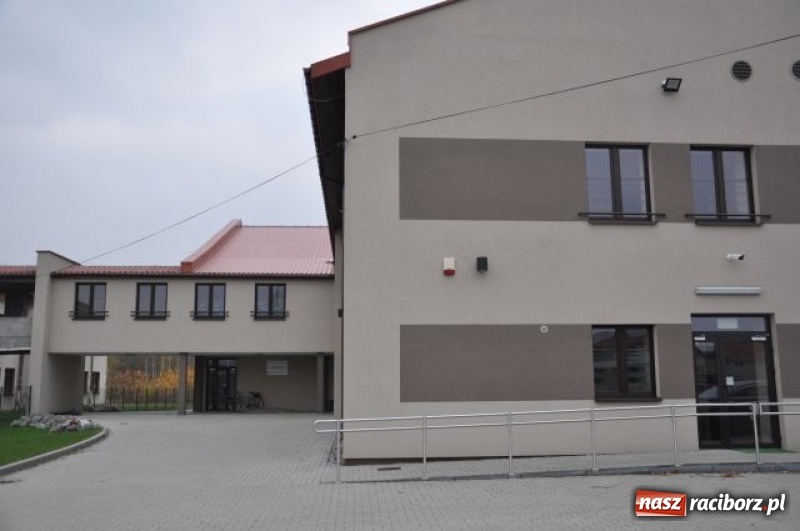 Zdjęcie w galerii na portalu naszraciborz.pl: Uroczyste otwarcie Zakładu Pielęgnacyjno-Opiekuńczego w Kuźni Raciborskiej wiadomości z regionu