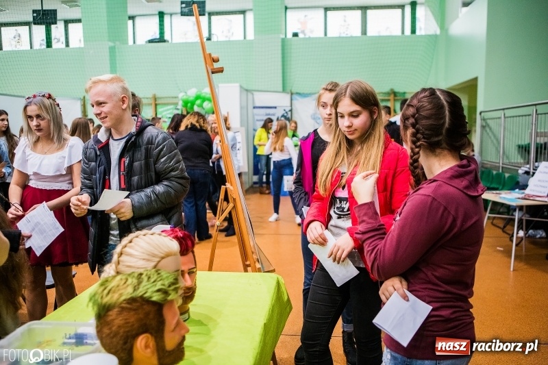 Zdjęcie w galerii na portalu naszraciborz.pl: Ponad 1000 uczniów na Festiwalu Perspektyw w Raciborzu wiadomości z regionu