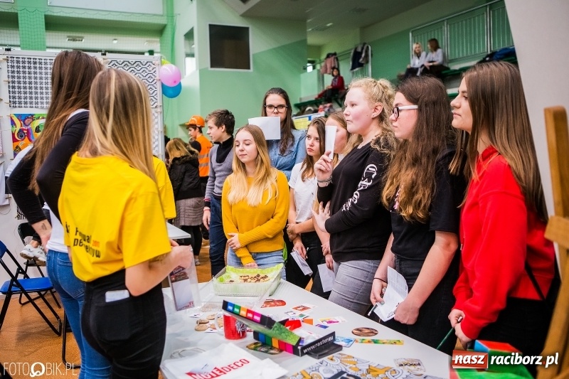 Zdjęcie w galerii na portalu naszraciborz.pl: Ponad 1000 uczniów na Festiwalu Perspektyw w Raciborzu wiadomości z regionu