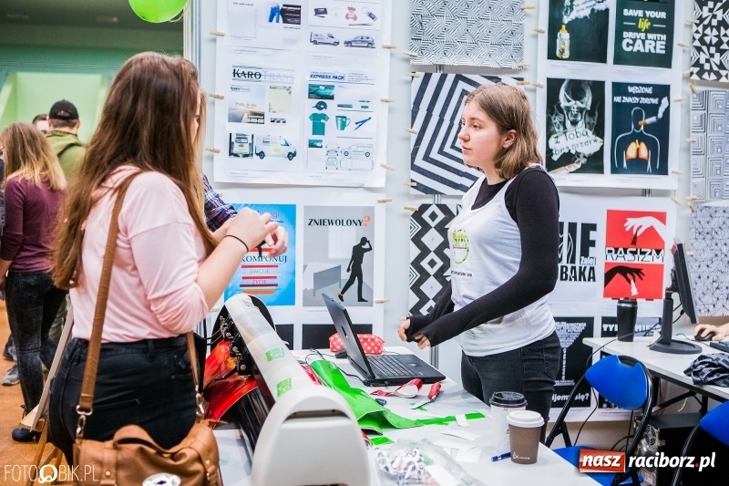 Zdjęcie w galerii na portalu naszraciborz.pl: Ponad 1000 uczniów na Festiwalu Perspektyw w Raciborzu wiadomości z regionu