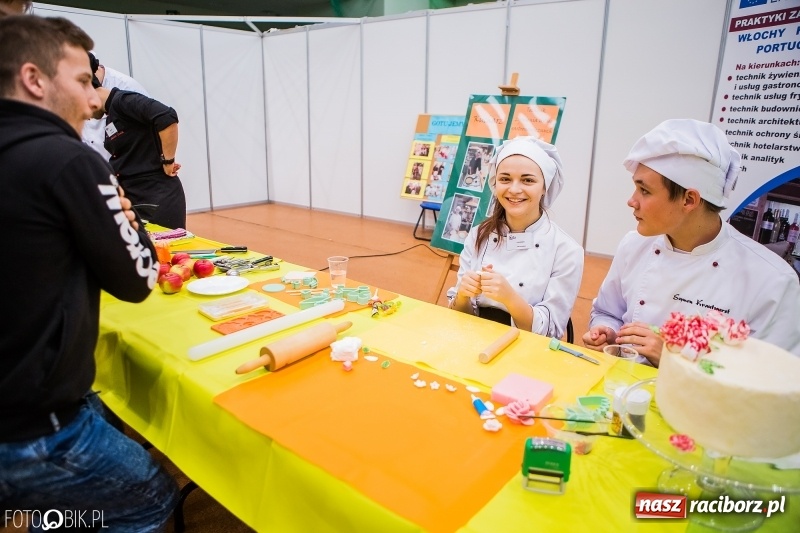 Zdjęcie w galerii na portalu naszraciborz.pl: Ponad 1000 uczniów na Festiwalu Perspektyw w Raciborzu wiadomości z regionu