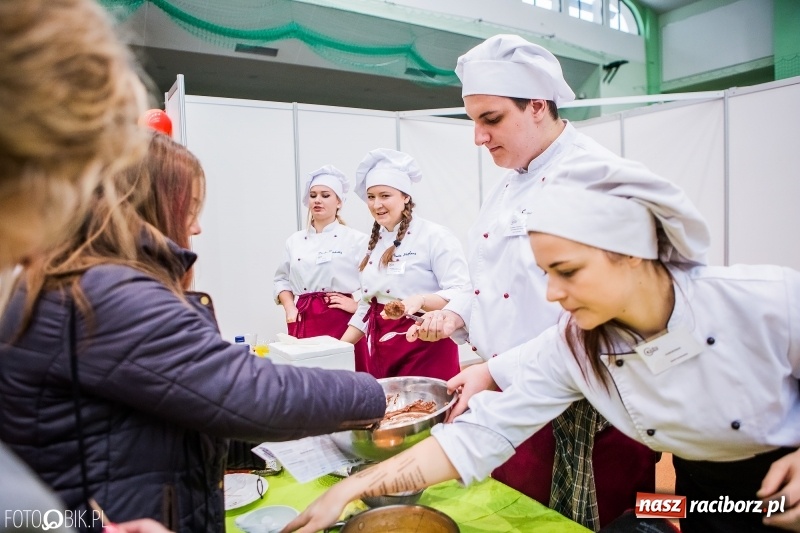 Zdjęcie w galerii na portalu naszraciborz.pl: Ponad 1000 uczniów na Festiwalu Perspektyw w Raciborzu wiadomości z regionu