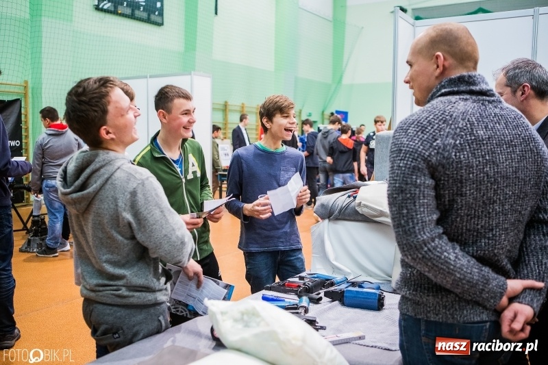 Zdjęcie w galerii na portalu naszraciborz.pl: Ponad 1000 uczniów na Festiwalu Perspektyw w Raciborzu wiadomości z regionu