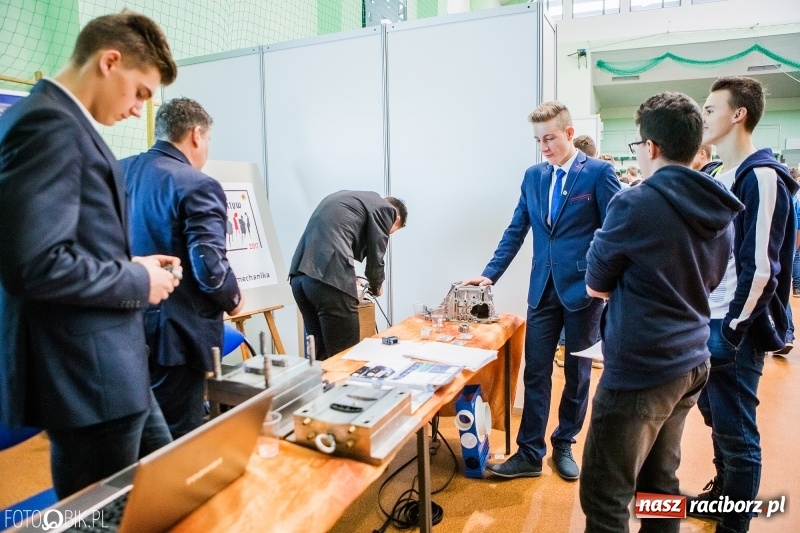 Zdjęcie w galerii na portalu naszraciborz.pl: Ponad 1000 uczniów na Festiwalu Perspektyw w Raciborzu wiadomości z regionu