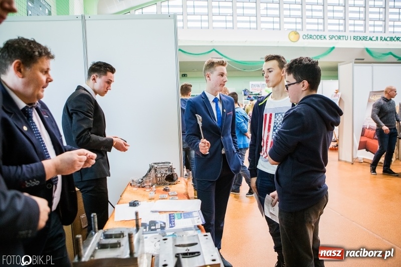 Zdjęcie w galerii na portalu naszraciborz.pl: Ponad 1000 uczniów na Festiwalu Perspektyw w Raciborzu wiadomości z regionu