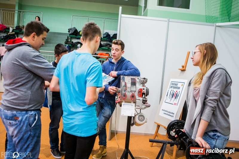 Zdjęcie w galerii na portalu naszraciborz.pl: Ponad 1000 uczniów na Festiwalu Perspektyw w Raciborzu wiadomości z regionu