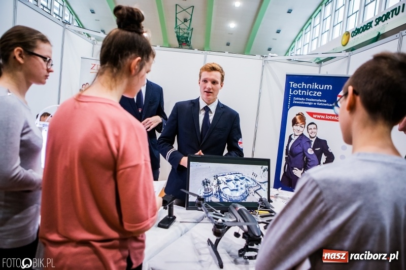 Zdjęcie w galerii na portalu naszraciborz.pl: Ponad 1000 uczniów na Festiwalu Perspektyw w Raciborzu wiadomości z regionu