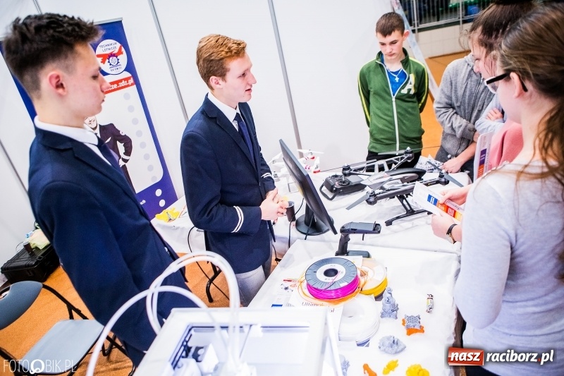 Zdjęcie w galerii na portalu naszraciborz.pl: Ponad 1000 uczniów na Festiwalu Perspektyw w Raciborzu wiadomości z regionu