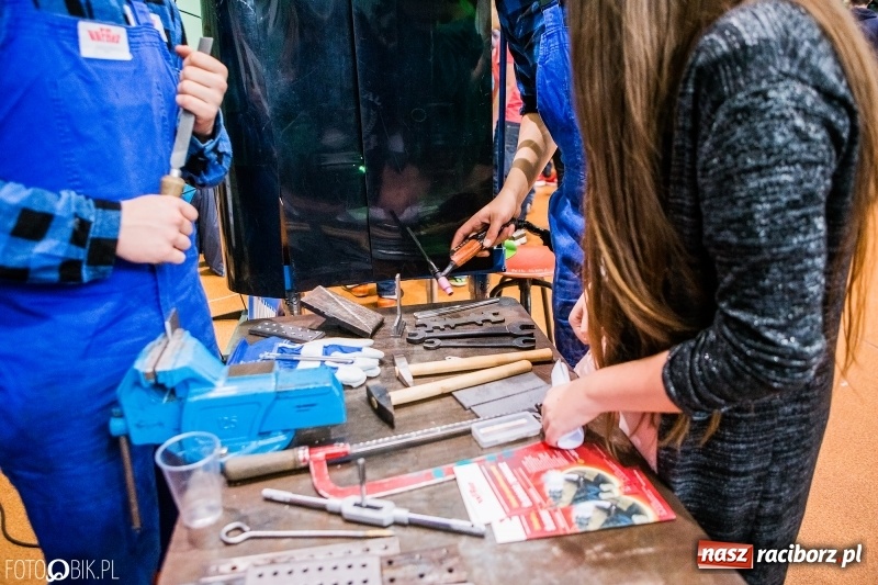 Zdjęcie w galerii na portalu naszraciborz.pl: Ponad 1000 uczniów na Festiwalu Perspektyw w Raciborzu wiadomości z regionu