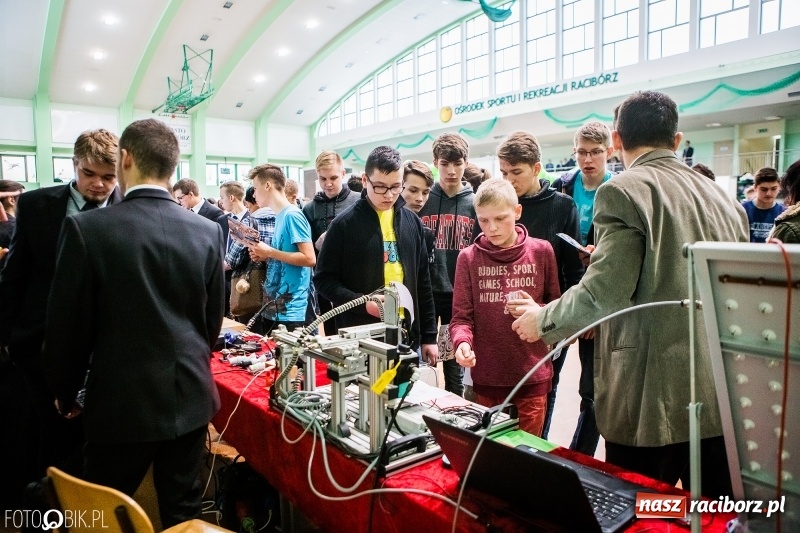 Zdjęcie w galerii na portalu naszraciborz.pl: Ponad 1000 uczniów na Festiwalu Perspektyw w Raciborzu wiadomości z regionu