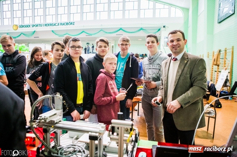 Zdjęcie w galerii na portalu naszraciborz.pl: Ponad 1000 uczniów na Festiwalu Perspektyw w Raciborzu wiadomości z regionu