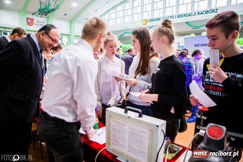 Zdjęcie w galerii na portalu naszraciborz.pl: Ponad 1000 uczniów na Festiwalu Perspektyw w Raciborzu wiadomości z regionu