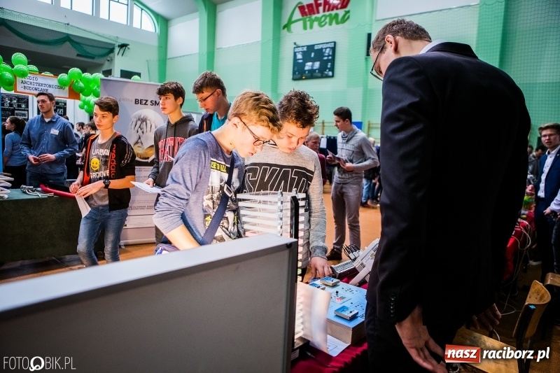 Zdjęcie w galerii na portalu naszraciborz.pl: Ponad 1000 uczniów na Festiwalu Perspektyw w Raciborzu wiadomości z regionu