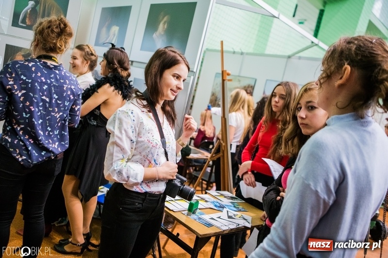 Zdjęcie w galerii na portalu naszraciborz.pl: Ponad 1000 uczniów na Festiwalu Perspektyw w Raciborzu wiadomości z regionu