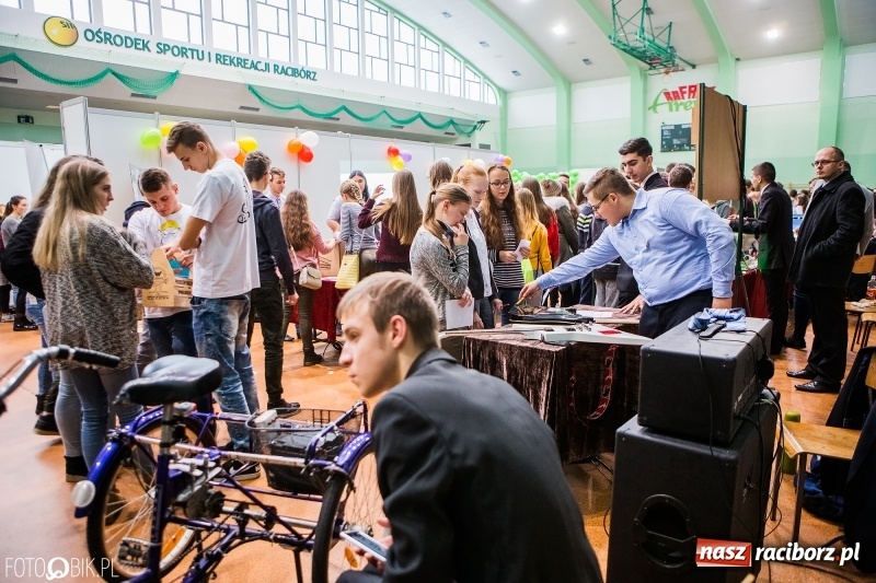 Zdjęcie w galerii na portalu naszraciborz.pl: Ponad 1000 uczniów na Festiwalu Perspektyw w Raciborzu wiadomości z regionu
