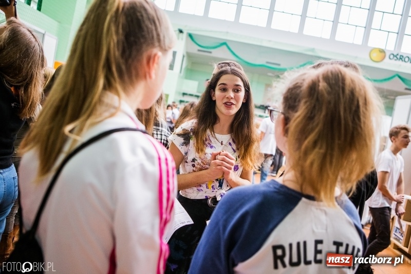 Zdjęcie w galerii na portalu naszraciborz.pl: Ponad 1000 uczniów na Festiwalu Perspektyw w Raciborzu wiadomości z regionu