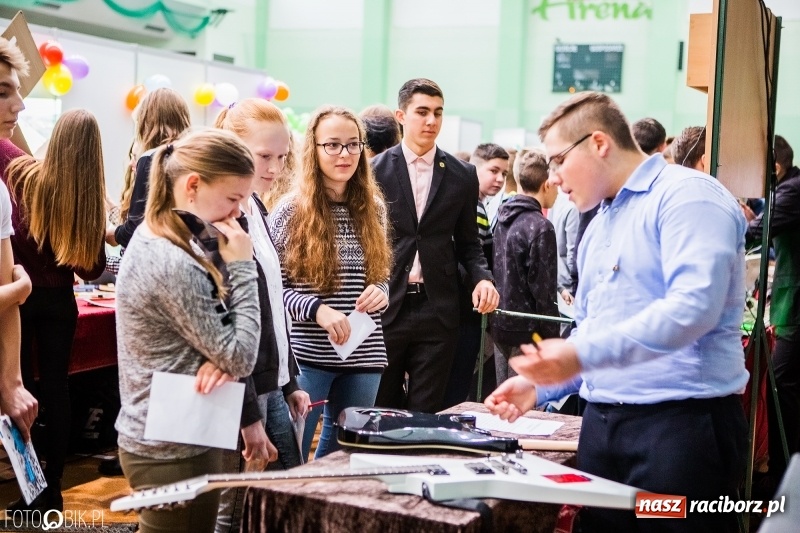 Zdjęcie w galerii na portalu naszraciborz.pl: Ponad 1000 uczniów na Festiwalu Perspektyw w Raciborzu wiadomości z regionu
