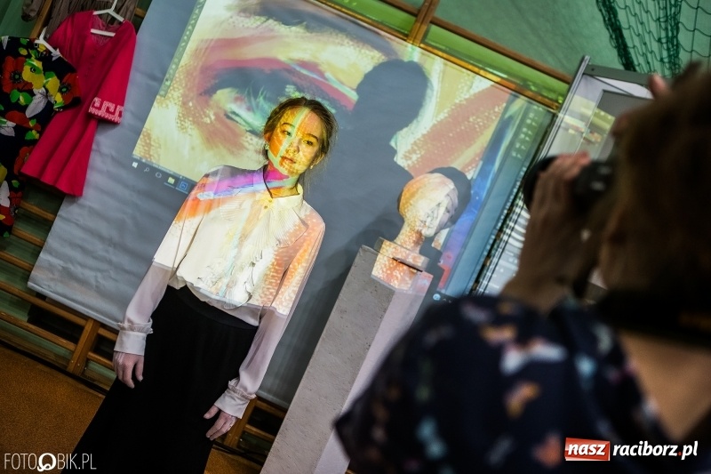 Zdjęcie w galerii na portalu naszraciborz.pl: Ponad 1000 uczniów na Festiwalu Perspektyw w Raciborzu wiadomości z regionu