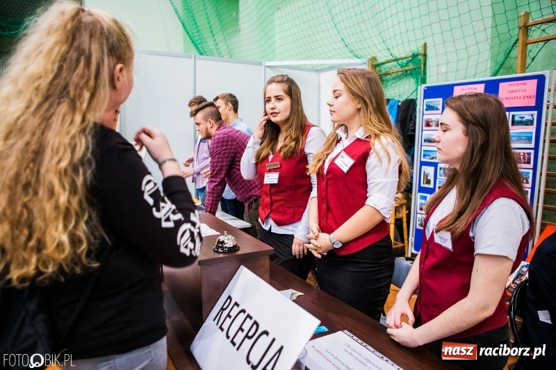 Zdjęcie w galerii na portalu naszraciborz.pl: Ponad 1000 uczniów na Festiwalu Perspektyw w Raciborzu wiadomości z regionu