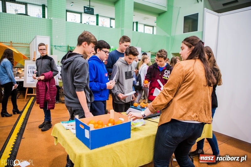 Zdjęcie w galerii na portalu naszraciborz.pl: Ponad 1000 uczniów na Festiwalu Perspektyw w Raciborzu wiadomości z regionu