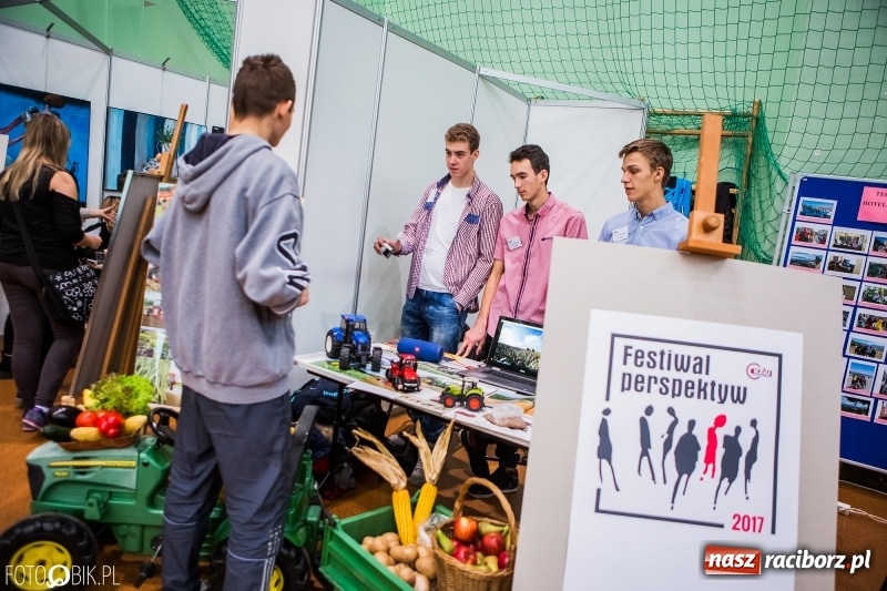 Zdjęcie w galerii na portalu naszraciborz.pl: Ponad 1000 uczniów na Festiwalu Perspektyw w Raciborzu wiadomości z regionu