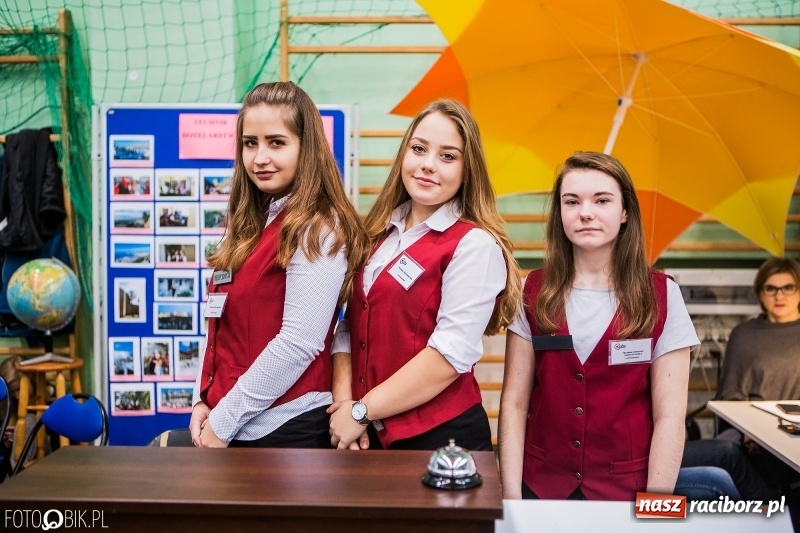 Zdjęcie w galerii na portalu naszraciborz.pl: Ponad 1000 uczniów na Festiwalu Perspektyw w Raciborzu wiadomości z regionu