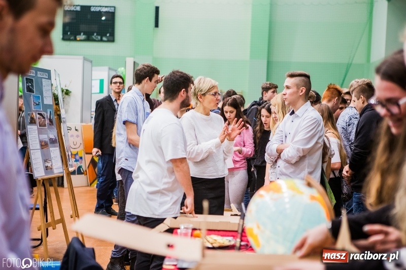 Zdjęcie w galerii na portalu naszraciborz.pl: Ponad 1000 uczniów na Festiwalu Perspektyw w Raciborzu wiadomości z regionu