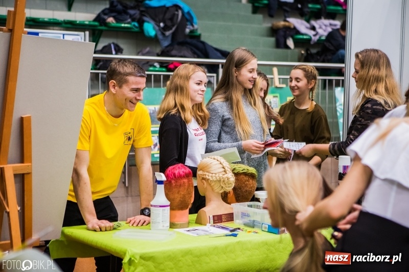 Zdjęcie w galerii na portalu naszraciborz.pl: Ponad 1000 uczniów na Festiwalu Perspektyw w Raciborzu wiadomości z regionu