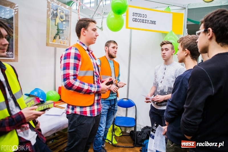 Zdjęcie w galerii na portalu naszraciborz.pl: Ponad 1000 uczniów na Festiwalu Perspektyw w Raciborzu wiadomości z regionu