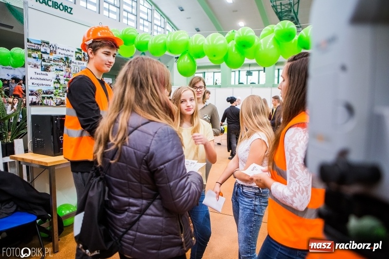 Zdjęcie w galerii na portalu naszraciborz.pl: Ponad 1000 uczniów na Festiwalu Perspektyw w Raciborzu wiadomości z regionu