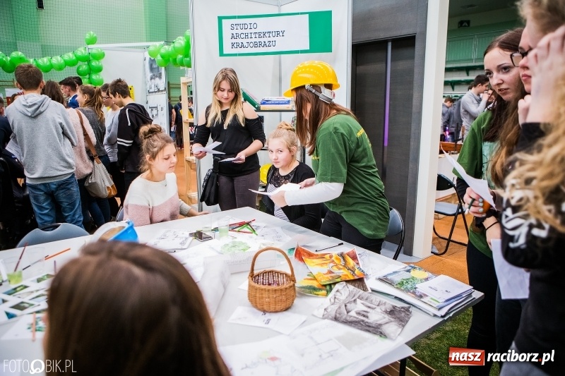 Zdjęcie w galerii na portalu naszraciborz.pl: Ponad 1000 uczniów na Festiwalu Perspektyw w Raciborzu wiadomości z regionu