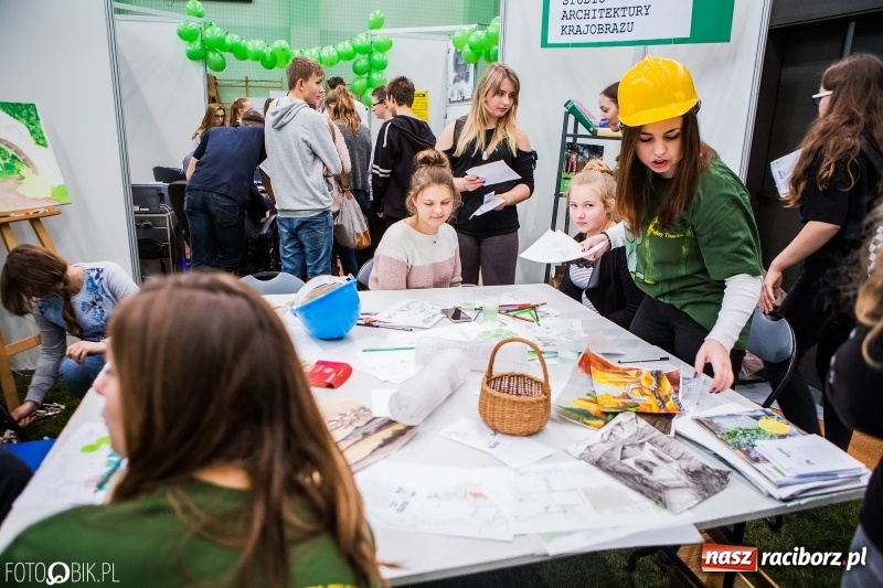 Zdjęcie w galerii na portalu naszraciborz.pl: Ponad 1000 uczniów na Festiwalu Perspektyw w Raciborzu wiadomości z regionu