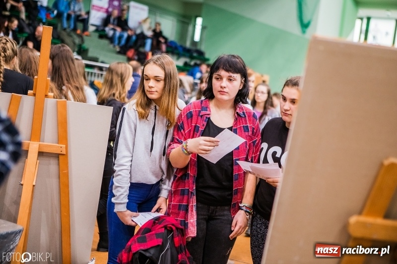 Zdjęcie w galerii na portalu naszraciborz.pl: Ponad 1000 uczniów na Festiwalu Perspektyw w Raciborzu wiadomości z regionu