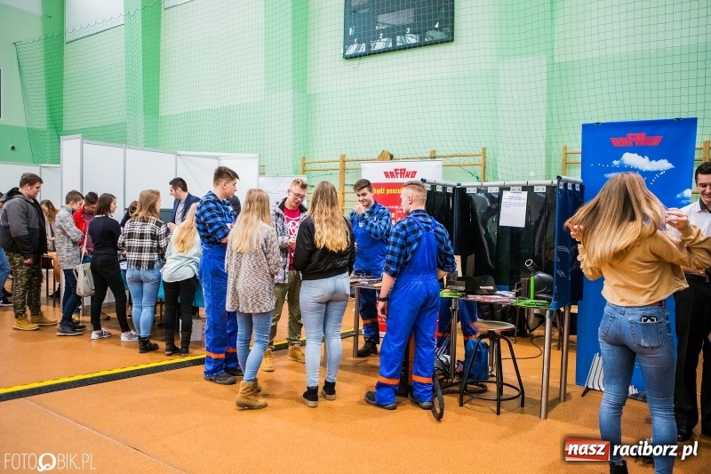 Zdjęcie w galerii na portalu naszraciborz.pl: Ponad 1000 uczniów na Festiwalu Perspektyw w Raciborzu wiadomości z regionu