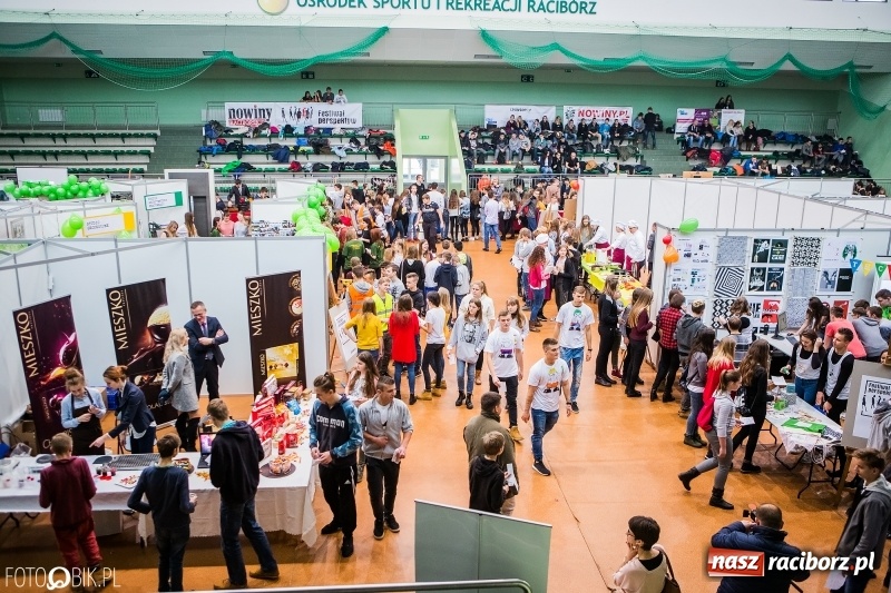 Zdjęcie w galerii na portalu naszraciborz.pl: Ponad 1000 uczniów na Festiwalu Perspektyw w Raciborzu wiadomości z regionu