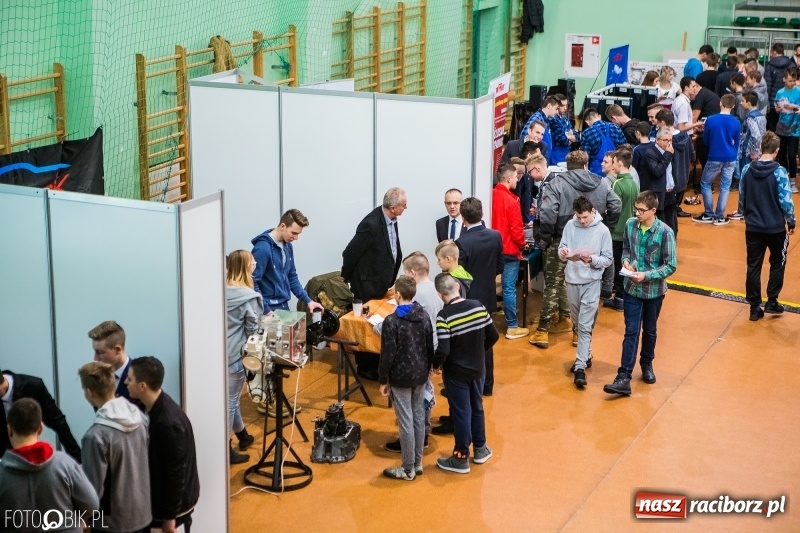 Zdjęcie w galerii na portalu naszraciborz.pl: Ponad 1000 uczniów na Festiwalu Perspektyw w Raciborzu wiadomości z regionu