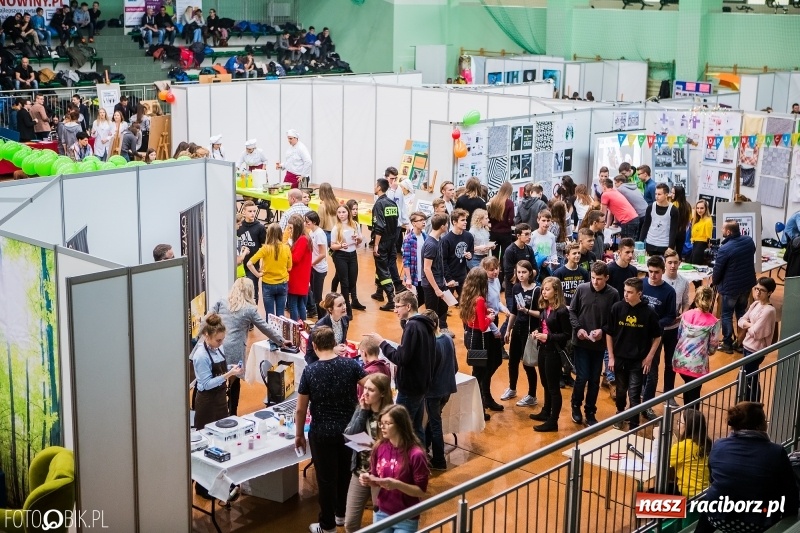 Zdjęcie w galerii na portalu naszraciborz.pl: Ponad 1000 uczniów na Festiwalu Perspektyw w Raciborzu wiadomości z regionu