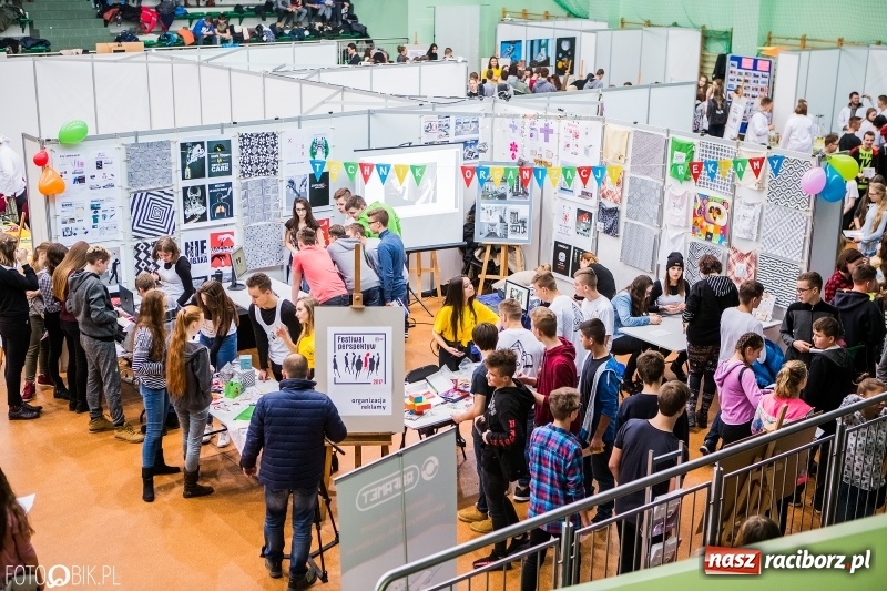 Zdjęcie w galerii na portalu naszraciborz.pl: Ponad 1000 uczniów na Festiwalu Perspektyw w Raciborzu wiadomości z regionu
