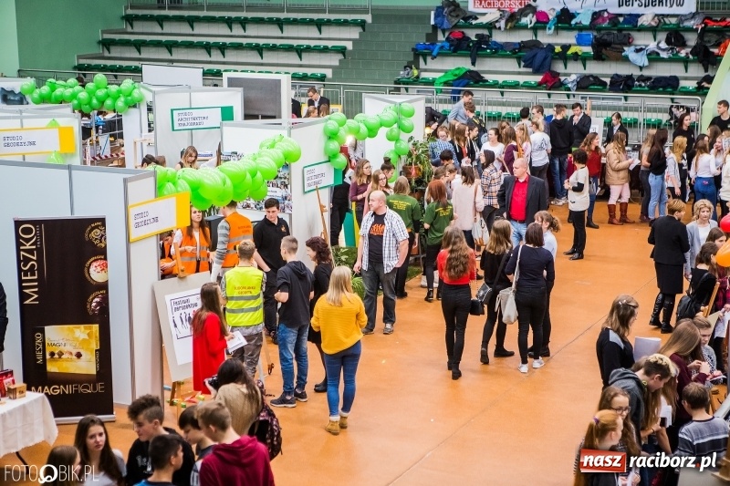 Zdjęcie w galerii na portalu naszraciborz.pl: Ponad 1000 uczniów na Festiwalu Perspektyw w Raciborzu wiadomości z regionu