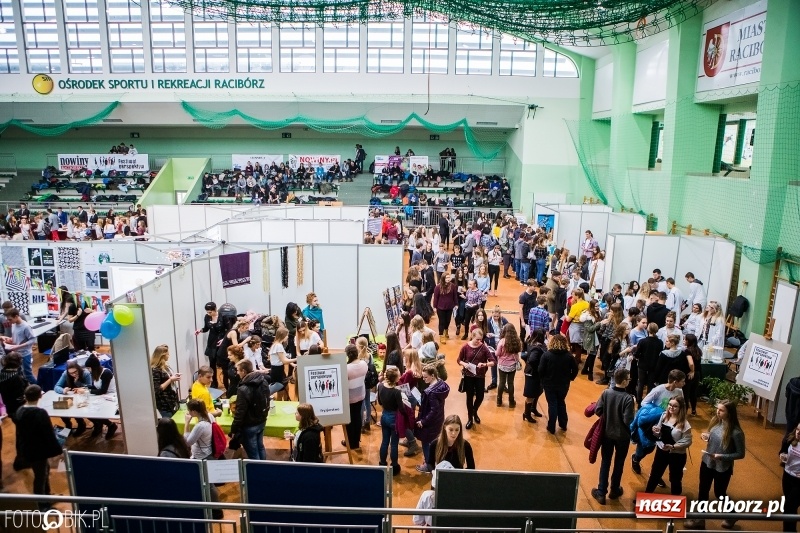 Zdjęcie w galerii na portalu naszraciborz.pl: Ponad 1000 uczniów na Festiwalu Perspektyw w Raciborzu wiadomości z regionu