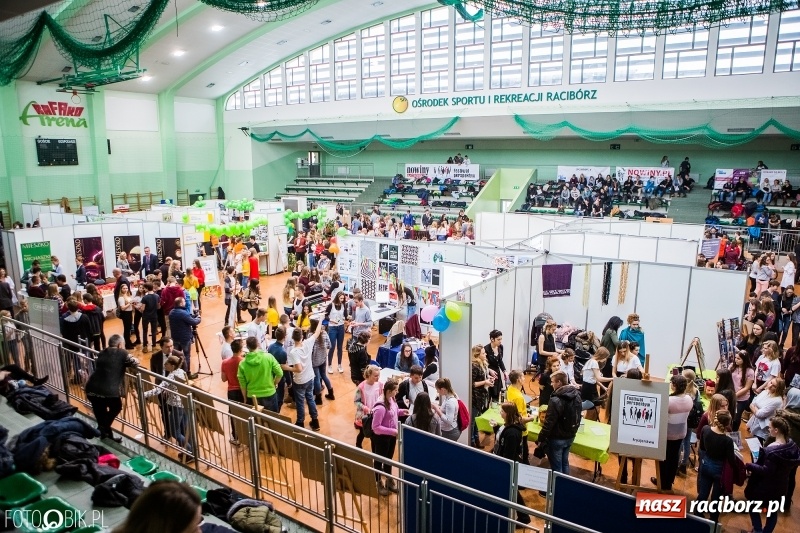 Zdjęcie w galerii na portalu naszraciborz.pl: Ponad 1000 uczniów na Festiwalu Perspektyw w Raciborzu wiadomości z regionu