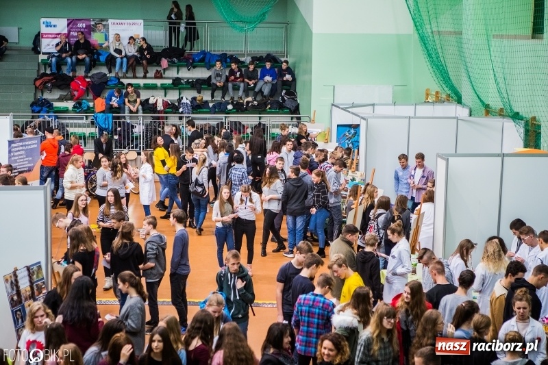 Zdjęcie w galerii na portalu naszraciborz.pl: Ponad 1000 uczniów na Festiwalu Perspektyw w Raciborzu wiadomości z regionu