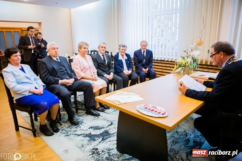 Zdjęcie w galerii na portalu naszraciborz.pl: Trwajcie razem w radości i smutkach. Złote Gody w Pietrowicach Wielkich wiadomości z regionu
